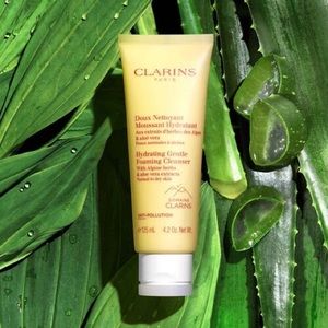 Clarins Gentle Foaming Hydrating Cleanser
Foaming cleanser for normal to dry ski
